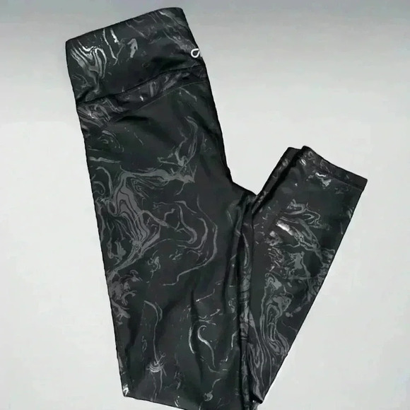 GapFit size small black and silver athletic leggings. #Running #Athletic #Yoga - Picture 3 of 3